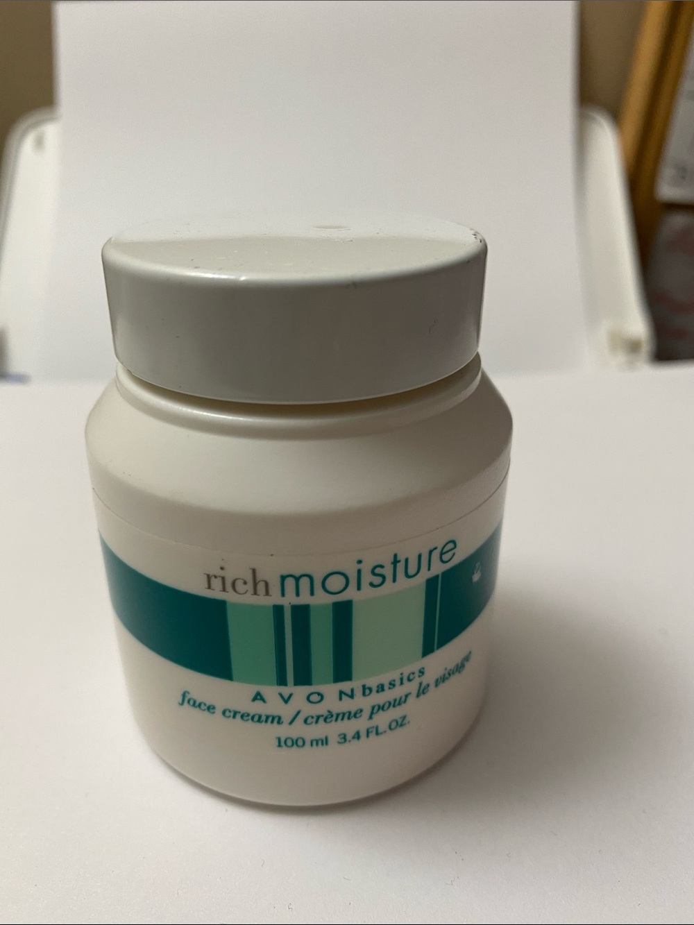 Avon Rich Moisture Face Cream — White Jar with Teal Accents